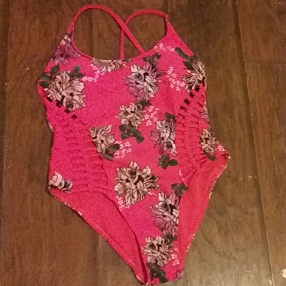 Tinibikini swimwear